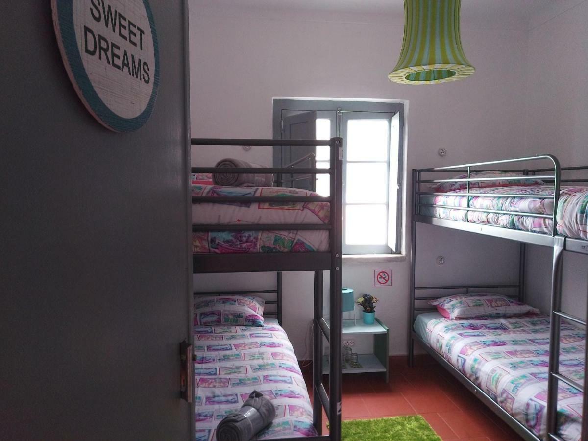 Fonte Da Telha Beach Hostel Кошта-да-Капарика Экстерьер фото
