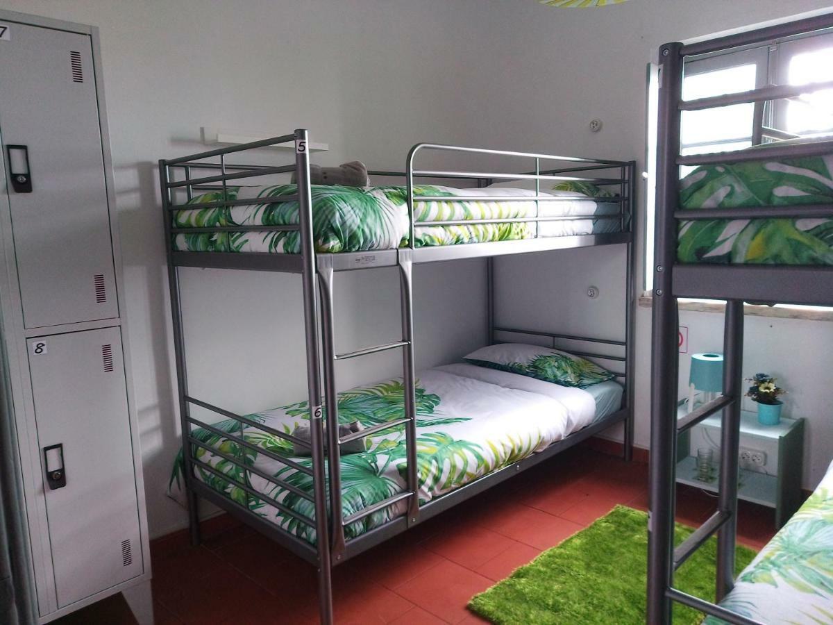 Fonte Da Telha Beach Hostel Кошта-да-Капарика Экстерьер фото